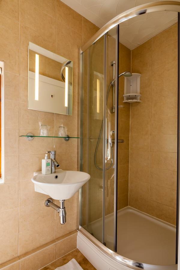 Langdon Farm Guest House Kilgetty Экстерьер фото